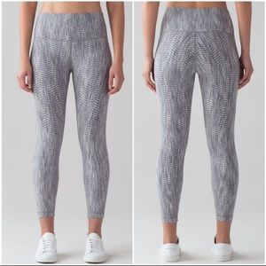 Lululemon Wunder Under Hi-Rise Tight 28” Luon Arrow Jacquard Battleship SZ 6 EUC